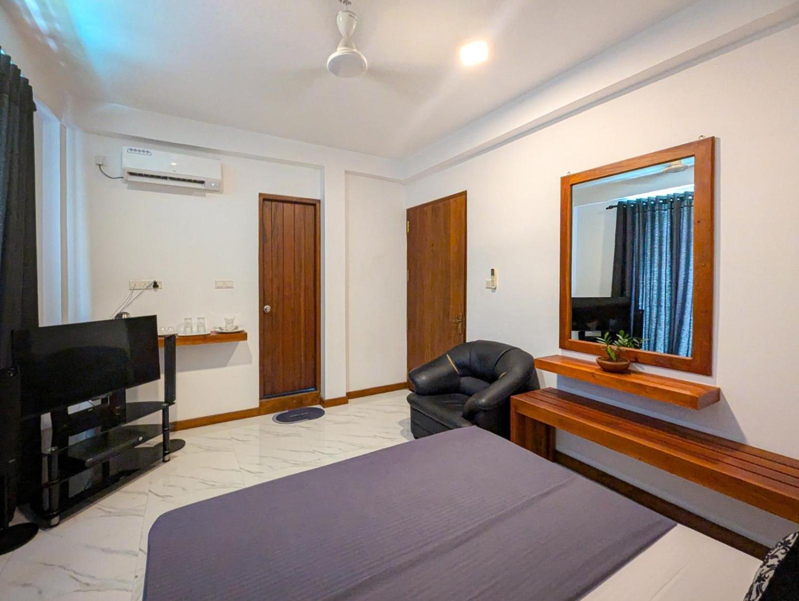 Airport Hotel By Cmb Apartments نيجومبو المظهر الخارجي الصورة